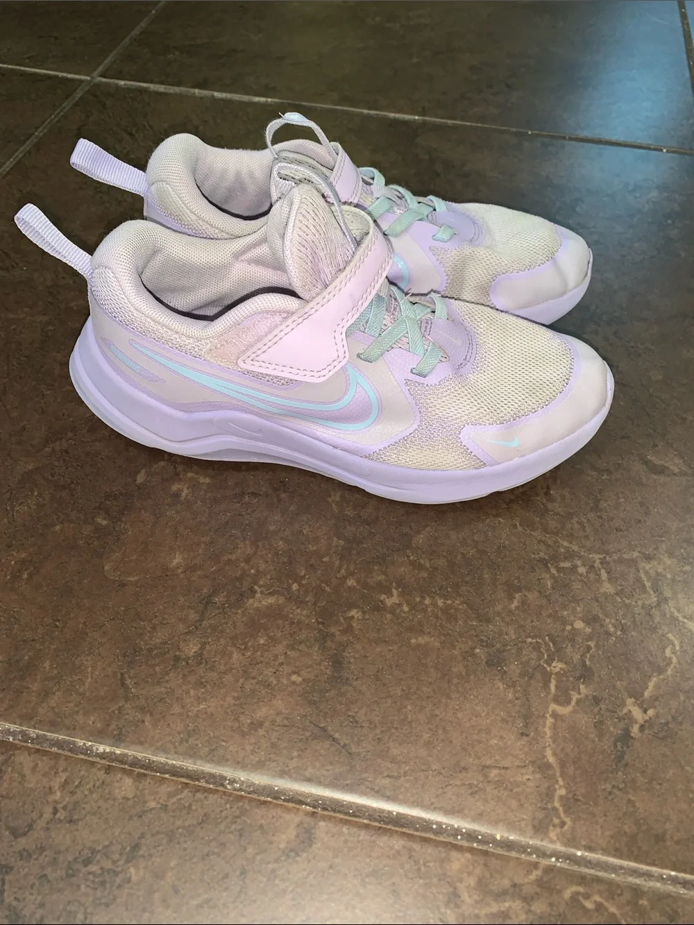 Nike Kids Lavender and Mint Hook-and-Loop Sneakers